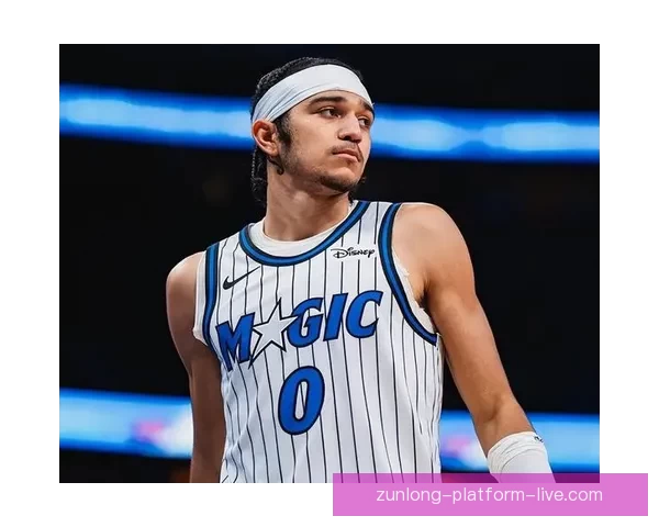 布兰登-米勒首节狂砍16分 生涯总得分突破3000分大关再创里程碑